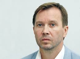 Так, во время первой волны пандемии жесткие ограничительные меры. Pochemu Pytayutsya Zatravit Mironova Liznul Sobyanina Ili Posmel Imet Mnenie Sobesednik