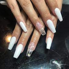 52 White Acrylic Nails Designs To Finish Your Trendy Look White Acrylic Nails With Glitter White Acrylic Nails White Glitter Nails