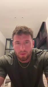 Lachy_mclean Dating History