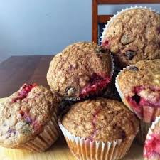 Muffins Moelleux Aux Canneberges Et A L Orange Roxanne Cuisine Recettes De Katherine Roxanne Veilleux Recipe Desserts Food Muffins