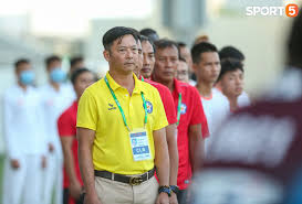 Shb đà nẵng tỏ ra bế tắc trong việc đưa bóng vào khung thành đối phương. Szfkssedgtvv7m