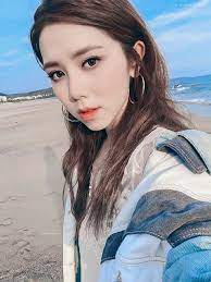 pin by tyra on my gals in 2021 gems kpop girls surfing