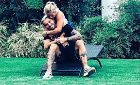 Ihr mann valon behrami habe ihr geholfen, das zu ändern. Der Aufschrei Ihrer Verletzten Seele Gluckspost