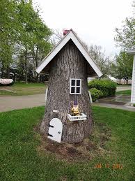 What can i do to hide or decorate the stump? Clever Ideas Of Decorating Or Hiding A Tree Stump In Your Yard