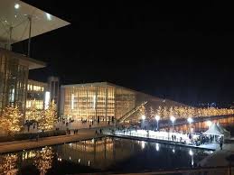 Νεαρός έπεσε από τον 7ο όροφο κορονοϊός: Phgame Bolta Sto Stolismeno Kentro Politismoy Idryma Stayros Niarxos Beasty Press Com