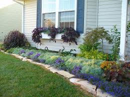 Reader Photos Sarah S Garden In Illinois Day 1 The Front Yard Finegardening Front Yard Design Front Yard Front Garden Design