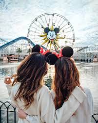 See This Instagram Photo By Taramilktea 9 131 Likes Cute Disney Pictures Disneyland Photography Disneyland Pictures