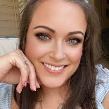 Erin Reimer's Instagram, Twitter & Facebook