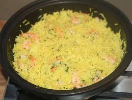 File de macrou pe pat de legume. Preparare Orez Indian Cu Creveti