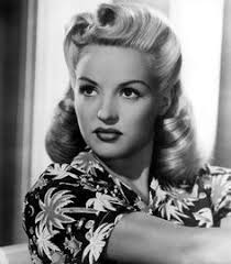 Ideen Fur Rockabilly Frisuren Retro Styling Fur Damen Mit Locken Rockabilly Frisur 1940er Frisuren Haare Hochstecken