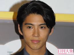Mar 24, 2021 · 俳優の賀来賢人が3月21日（日）に放送された、女優の戸田恵子がパーソナリティを務めるラジオ番組「戸田恵子 オトナクオリティ」（ニッポン放送・毎週日曜14時～14時30分）にゲスト出演した。 賀来の妻で女優の榮倉奈々と、プ. è³€æ¥è³¢äºº æ¦®å€‰å¥ˆã€…ã®å†™çœŸã« å«ã ã‚ˆ ãƒ„ãƒƒã‚³ã¿ã§ãƒ•ã‚¡ãƒ³çˆ†ç¬' ç´ æ•µãªå¤«å©¦ æ—¥åˆŠå¤§è¡†