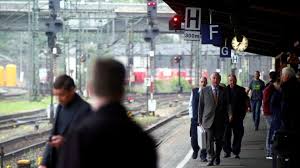 Beide seiten bewerteten den erfolg der ersten streikrunde sehr . Urabstimmung Deutsche Bahn Bereitet Sich Auf Streik Der Lokfuhrer Vor Augsburger Allgemeine