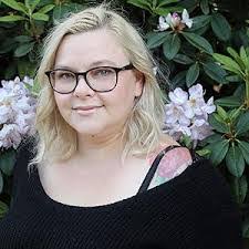 Kimberly Ringer's Instagram, Twitter & Facebook