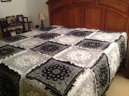 Bikers, cowboys, campers, streetwear, music festivals, americana, however you roll we've got you covered. Black White Bandana Rag Quilt King Size Bedspread Style Denim Rag Quilt Rag Quilt Patterns Rag Quilt