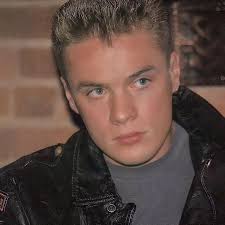 U2 Sombras e Árvores Altas