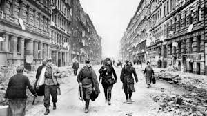 Ich denke man kann beides für richtig halten, für die einen war es eine befreiung und für die anderen eine niederlage. 75 Jahre Ende Des 2 Weltkriegs Brauchen Wir Am 8 Mai Einen Feiertag Zdfheute