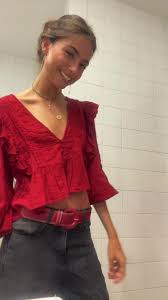 Vídeos de adela morán romero (@adelamoraan) con «Boom Clap