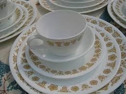 Dimension iv livingware was manufacturered from 1979 to 1985. Auction Girl Vintage 30 Days Of Junkin Show Tell Friday Collecting Pyrex Corelle