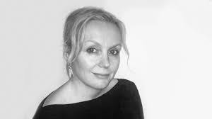 Lesley Harding's Instagram, Twitter & Facebook