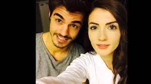 Burcu özberk ve berk atan 'ın en güzel ve bütün fotoğraflarını derleyerek filmde savnaz'a ait olan ben olsaydım şarkısı ile birlikte. Berk Atan Burcu Ozberk Soner Avcu Neye Yarar Youtube