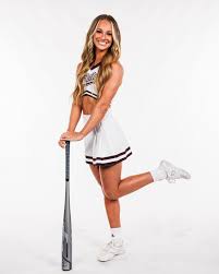 i've run out of poses & caption ideas, so go dawgs!