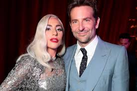 Shooting started officially during lady gaga's headline set at the 2017 coachella festival. Erwischt Bradley Cooper Hat Lady Gagas Lippenstift Im Gesicht Gala De