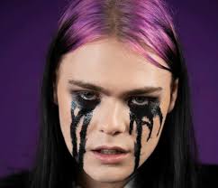 Fan makes pancake art of favorite musician