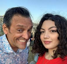 Antonello Costa sceglie il castello per un suo videoclip