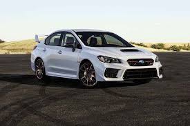 سوبارو wrx 2020 تصنف في فئة السيارات المدمجة وتعتبر واحدة من أكثر السيارات متعة في قيادتها لكن المنافسين لديهم مقصورة أجمل ولديهم تقييما car sport cars bmw car