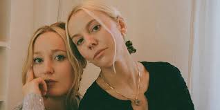 Brooklyn Duo Gracie And Rachel Tour With Ani DiFranco, Release New Single  “WTF”