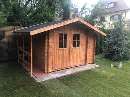 Gartenhaus ganz einfach selber bauen gartenhaus bauen. Ein Gartenhaus Mit Terrasse Sommertraume Werden Wahr