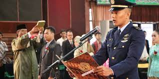 Vito anggarino damay, sp.jp (k), m.kes, fiha, fica. Selepas Sumpah Dokter Avin Langsung Terbang Bersama Tni Au