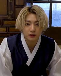 Bts s jungkook spotted wearing a modernized hanbok의 2번째 사진. Jungkook Times Ø¹Ù„Ù‰ ØªÙˆÙŠØªØ± Blonde Jungkook In Traditional Hanbok Ahead Of Lunar New Year S Day Https T Co Bqwnxnkhfe