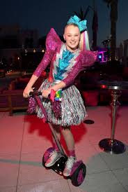 She does her own makeup first thing when she wakes up, to leave more time to run around backstage. Jojo Siwa Addresses Her Recently Recalled Makeup Line