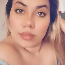 Modelo Alexandra Arias added a...