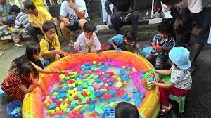 Bisnis kolam mainan pancingan ikan anak tanpa air. Usir Kejenuhan Panitia Sunatan Massal Sediakan Kolam Ikan Mainan Tribun Kaltim