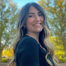 Around this time last year I walked in graduation. Today I'm excited to  announce that I'll be staying at Warner Bros Games as an associate artist!  I'm grateful for the opportunity and