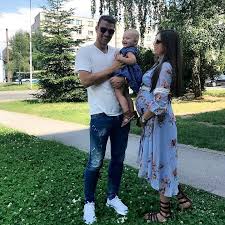 Speriamo non sia l'ultimo allenamento… la story pubblicata dalla moglie del bomber bosniaco amra dzeko lancia un messaggio criptico sul suo account instagram. Footballers Wags Kids Edin Amra And Una Dzeko Edin Dzeko As Roma