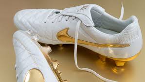 Nike R10 Touch Of Gold By Nathan Congleton Football Boots Soccer Bible Zapatos De Futbol Nike Botines Futbol Zapatos De Futbol