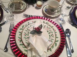 Christmas Place Setting Red Charger Plate With Gold Lenox Holiday China Napkin Ring Gold Purse Christmas Dishes Christmas Dinner Set Holiday Table Settings