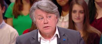 Gilbert Collard qualifie Philippe Poutou "d'idiot utile de la classe  ouvrière"