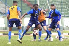 Genpi.co app aplikasi berita terbaru dan terpopuler dapatkan di play store atau apps store. Enam Pemain Persib Bandung Yang Tak Tergantikan Di Liga 1 2020 Bolasport Com