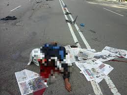 Sepertinya, itu adalah satu set bh dan cd. Badan Putus Dua Info Kemalangan Bencana Malaysia Facebook