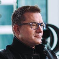 Kurt Graves's Instagram, Twitter & Facebook