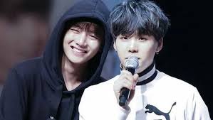 Rekomendasi 15 lagu bts yang menenangkan hati. Aigoo Suga Pasang Badan Kala V Diledekin 5 Member Bts