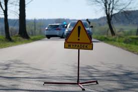 Około godziny 8.40 na 145 kilometrze drogi ekspresowej s8 kierowca osobowego forda wjechał pod naczepę tira. Wiadomosci Sieradz Artykuly Polska Times
