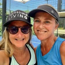 It's FriYAY..... This week went by like 2 seconds! Well I have played a lot  of padel this week... every single day and twice yesterday. By today I was  all padelled out!