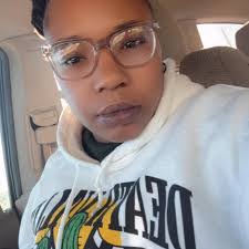 Shyla Roberts's Instagram, Twitter & Facebook