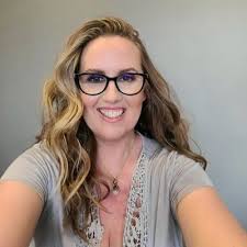 Amy Holden (@amyworldalive)