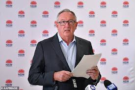 Jun 17, 2021 · the first infection was detected on tuesday and is a man in his 60s who works as a driver transporting international aircrew from the airport to hotel quarantine. Covid Australia Nsw Health Minister Brad Hazzard In Isolation Close Contact Of A Positive Case Daily Mail Online